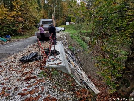 Sanacija plazu pod občinsko cesto Laze–Vrhač (3)
